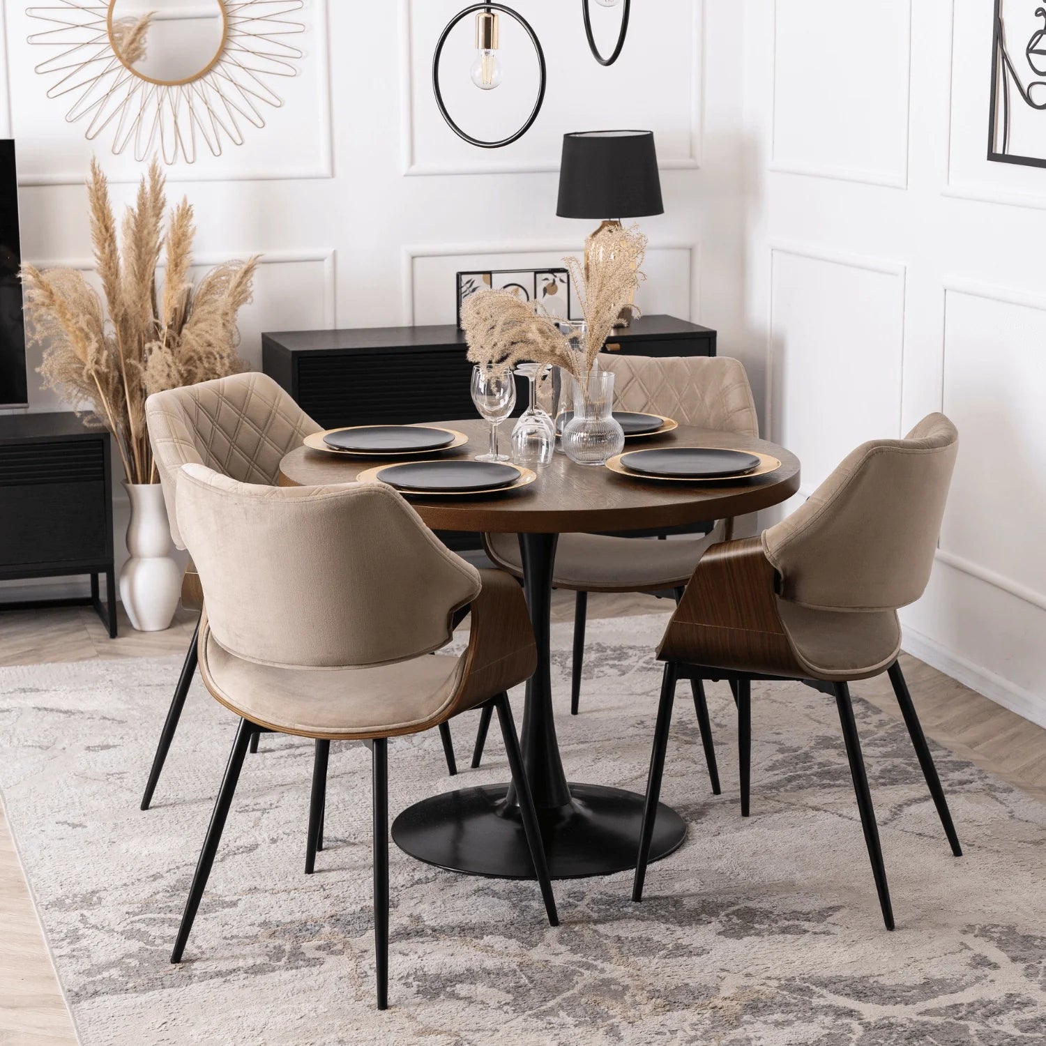 Elite DAKOTA Beige/Walnuss Veloursstuhl – Eine Fusion aus Eleganz und Komfort
