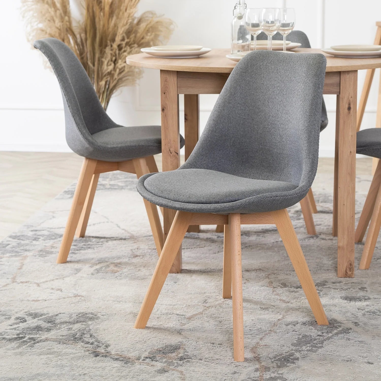 Elite NEVEL Grauer Stuhl – Minimalistischer Komfort und Stil