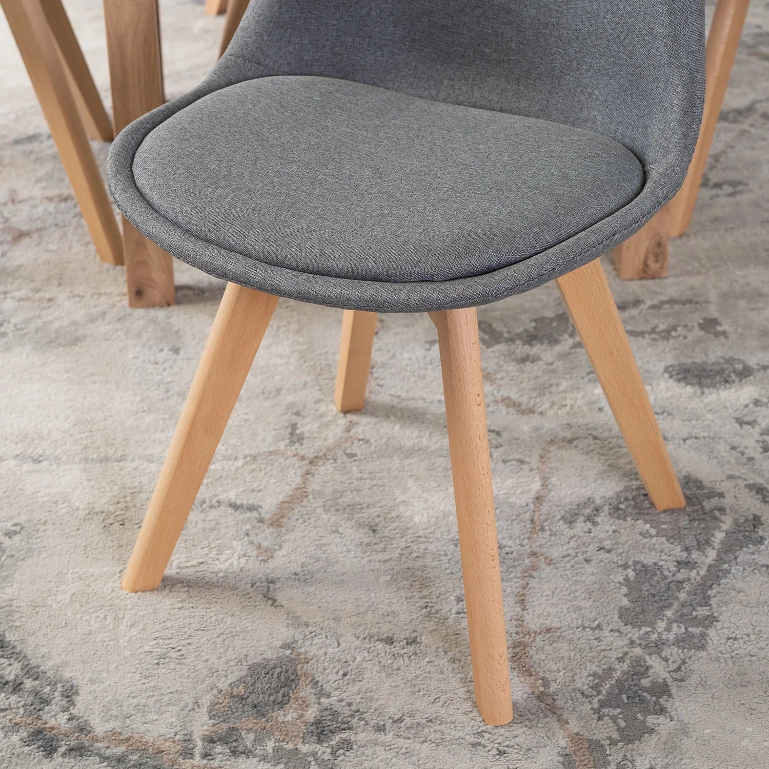 Elite NEVEL Grauer Stuhl – Minimalistischer Komfort und Stil