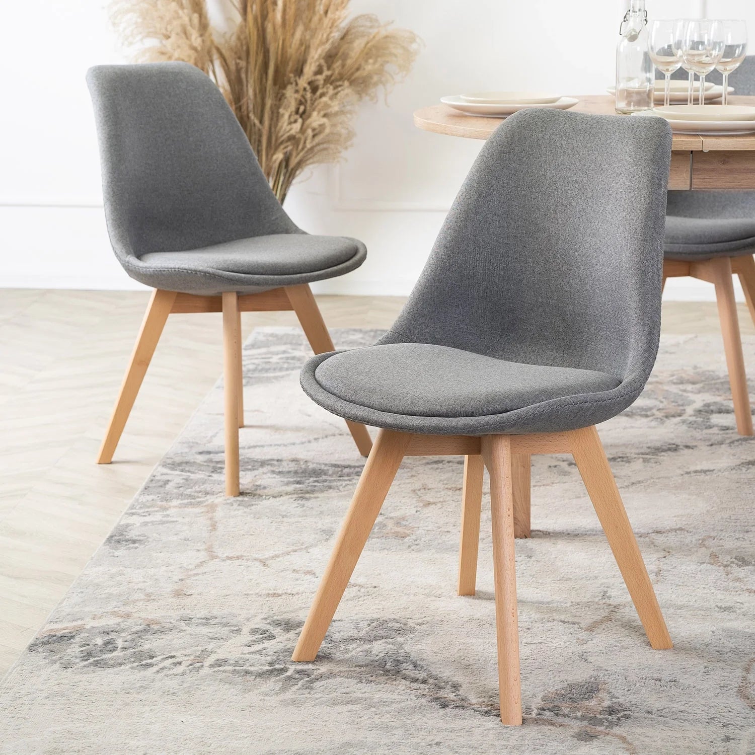 Elite NEVEL Grauer Stuhl – Minimalistischer Komfort und Stil