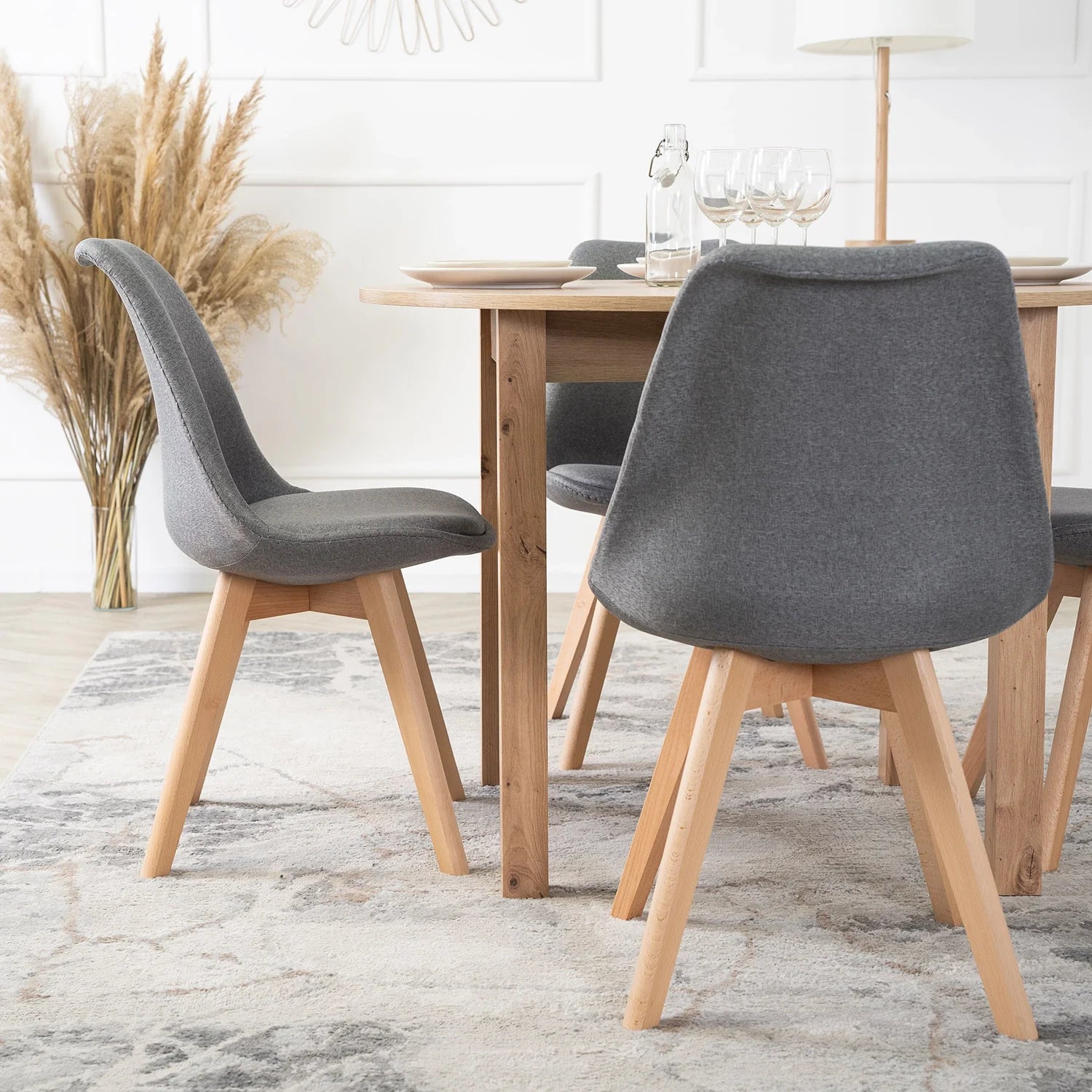 Elite NEVEL Grauer Stuhl – Minimalistischer Komfort und Stil