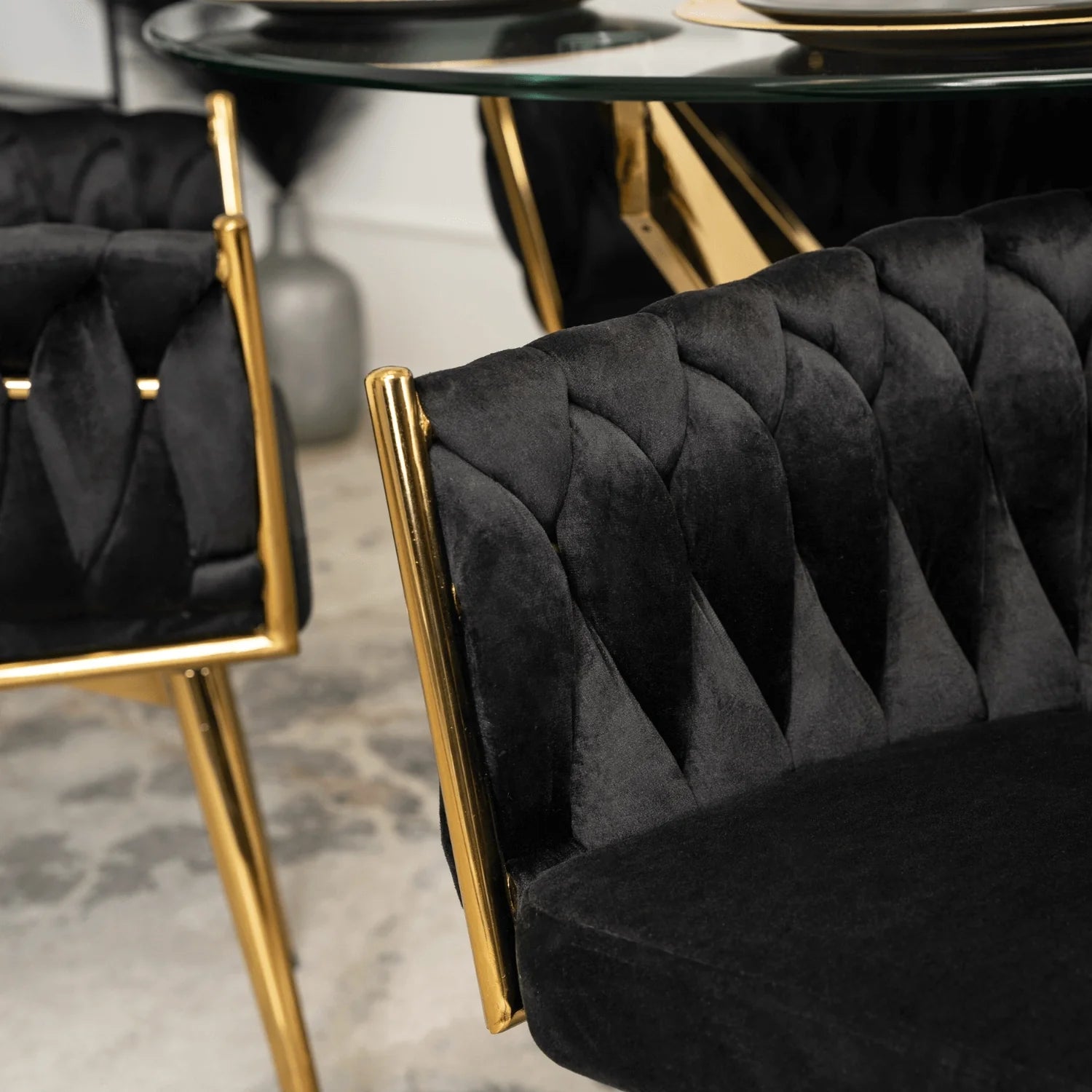 Elite RUBI Swivel Velvet Chair – Sophisticated Black & Gold Elegance