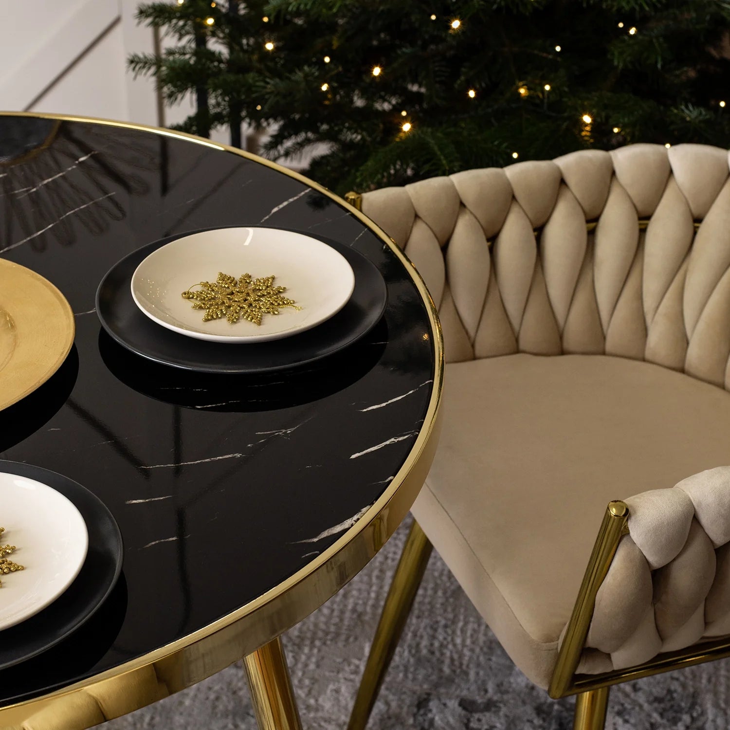Elite RUBI Swivel Velvet Chair – Luxurious Comfort & Modern Glamour