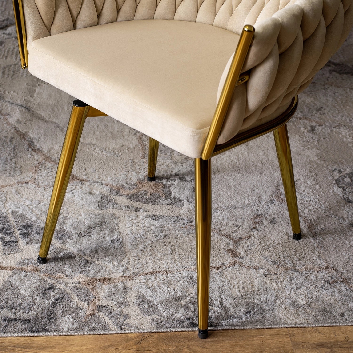 Elite RUBI Swivel Velvet Chair – Luxurious Comfort & Modern Glamour