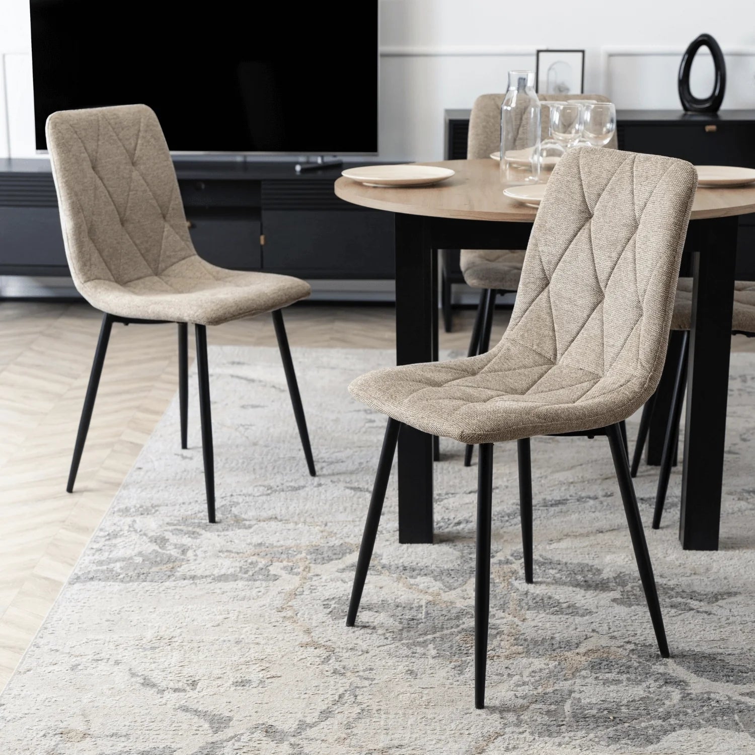 Elite ROBIN 2 Beige Polsterstuhl – Eine Mischung aus Eleganz und Komfort