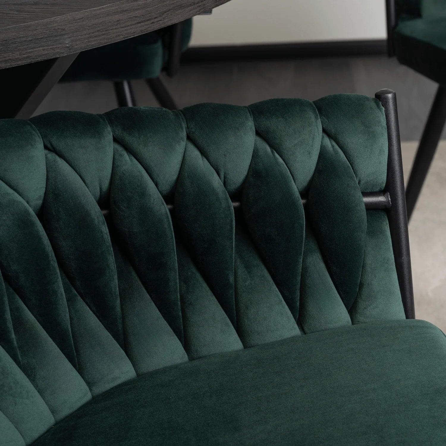 Elite EMPOLI Green Velvet Chair – A Touch of Luxury & Comfort
